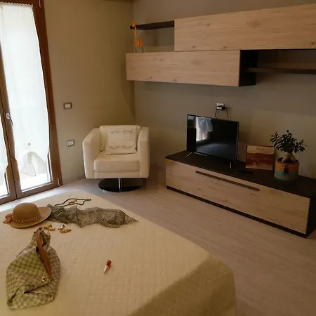 Luxury Garden Marina Apartment Bosa