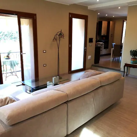 Luxury Garden Marina Apartment